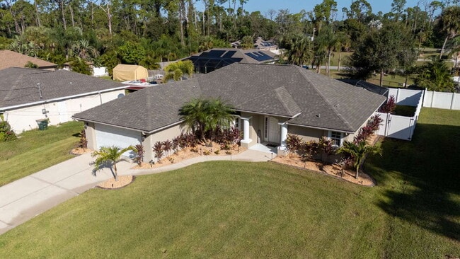 Building Photo - Move in with Zero Deposit! Turnkey Furnish...