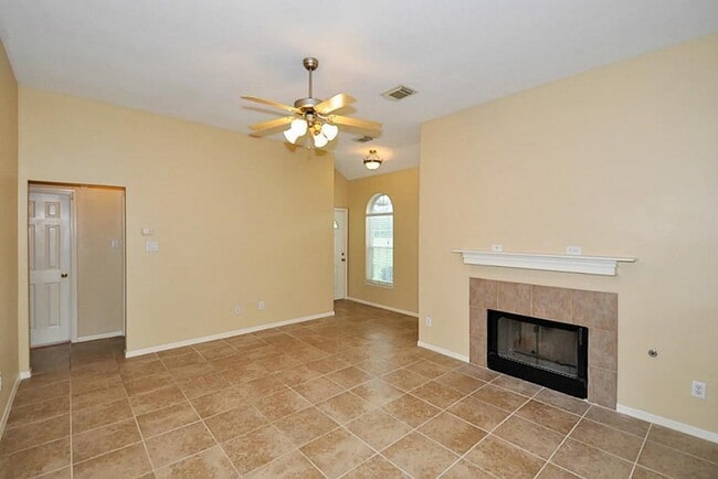 Building Photo - 8715 Charity St