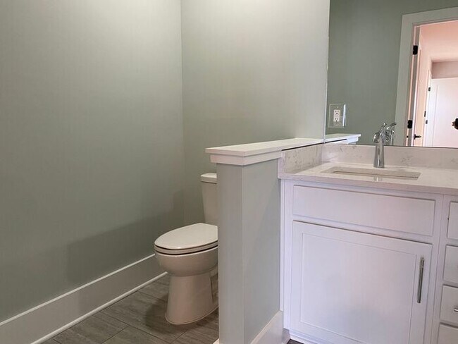 Building Photo - Newer Contruction - 3 Bed 3.5 Bath 3 Stories!