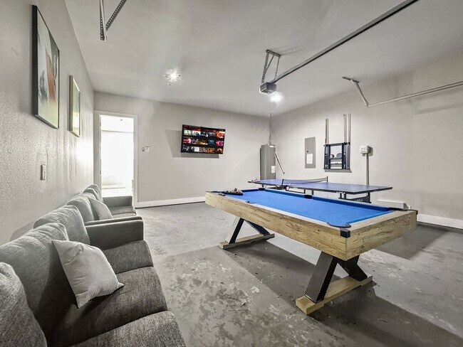 Building Photo - 2408 Pennsylvania Ave