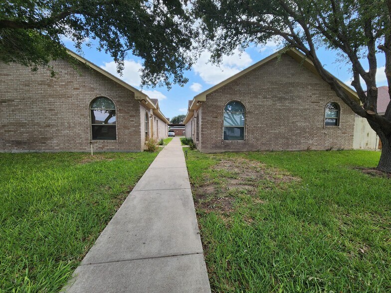 Building Photo - 3810 W Sarah Evans