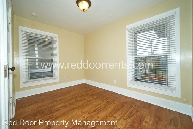 Building Photo - 4 br, 1.5 bath House - 2955 Broadway St