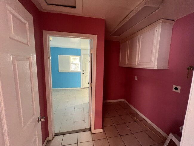 Building Photo - 2146 Minnesota St