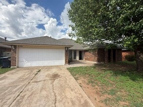 Building Photo - 8521 NW 121st St