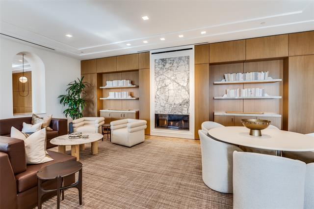 Building Photo - 3003 Maple Ave