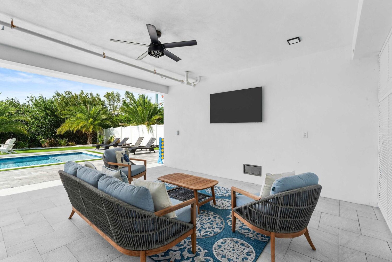 Building Photo - 136 Coco Plum Dr