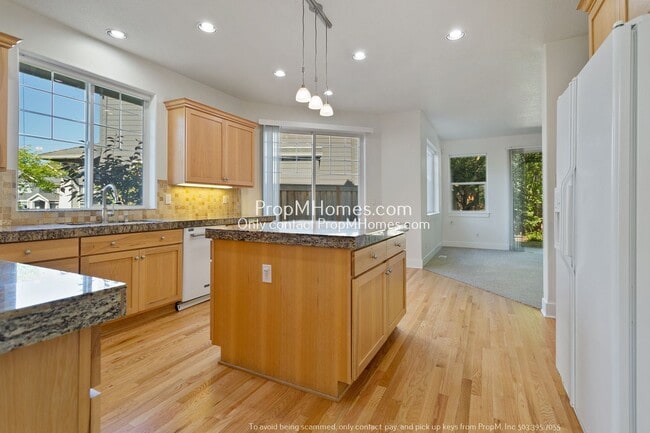 Building Photo - Spacious 5-Bedroom Oasis in the Heart of Five Oaks!