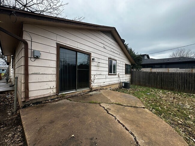 Building Photo - Quattro Investment Group LLC1 (5802 Emerald Forest Dr)