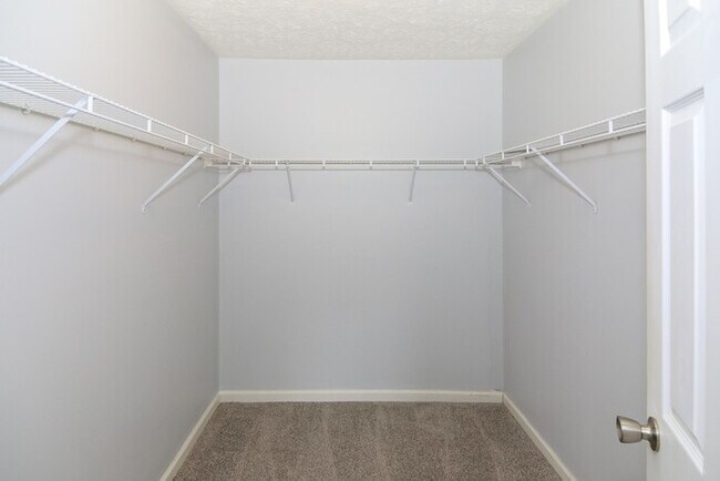 Building Photo - Fabulous Ranch In Highly Desirable Crossfield!