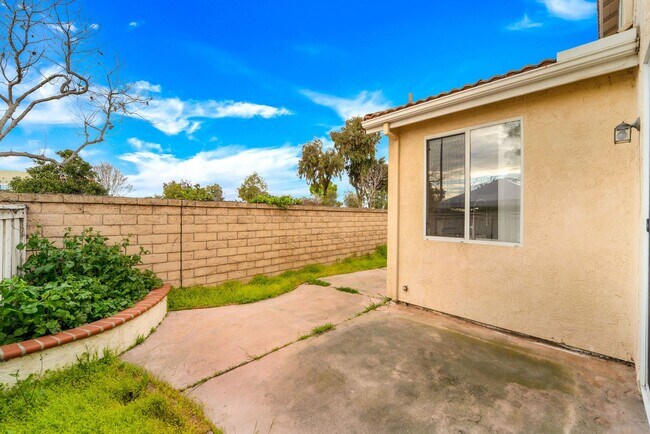 Building Photo - 8265 Gold Coast Dr