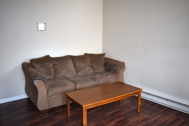 Building Photo - 1100 RES