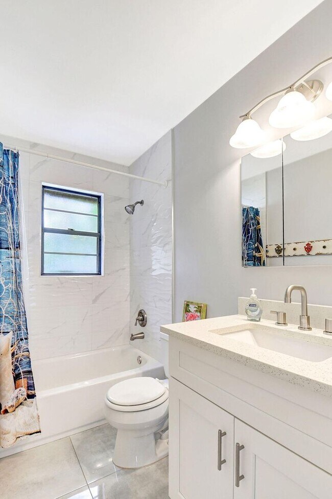 Building Photo - 9311 Longmeadow Cir