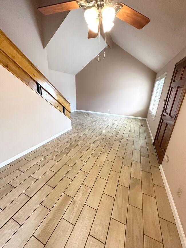 Building Photo - **Special Offer: 50% Off First Month's Rent**
