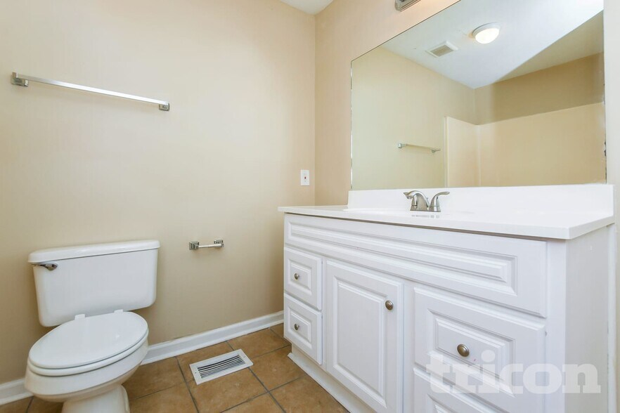 Building Photo - 55 Henson Cir