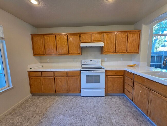 Building Photo - Single Story home in Sylvan Schools!