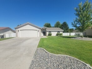 Building Photo - Stylish 3-Bedroom in Prime West Richland L...