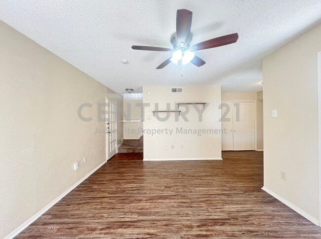 Building Photo - Beautiful 2-story 1/1.5 Mediterranean Style Condo in Gated Dallas Community For Rent!