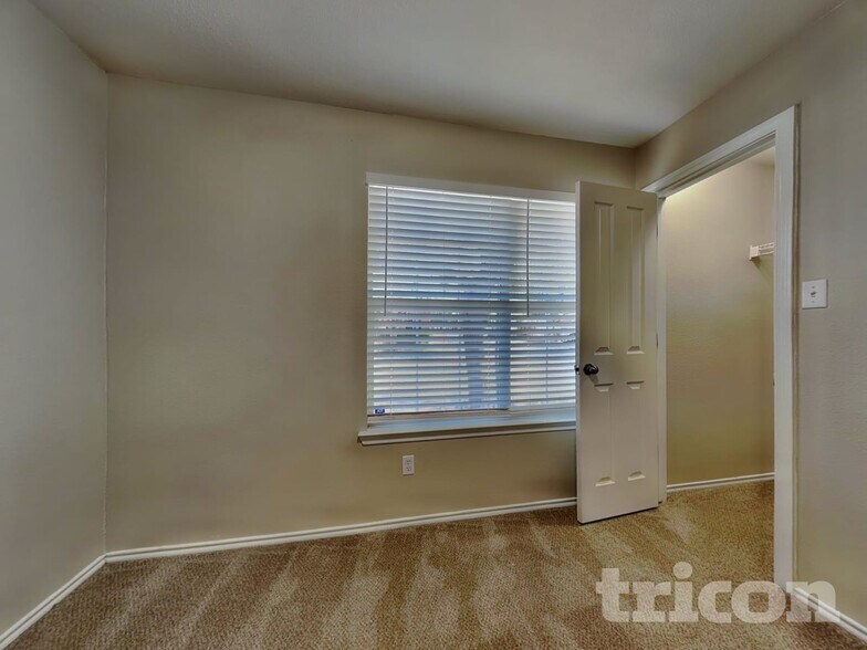 Building Photo - 201 Hereford St