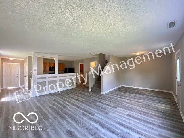 Building Photo - 10902 Glenayr Dr