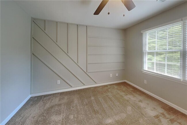 Building Photo - 2671 Ashley Dr