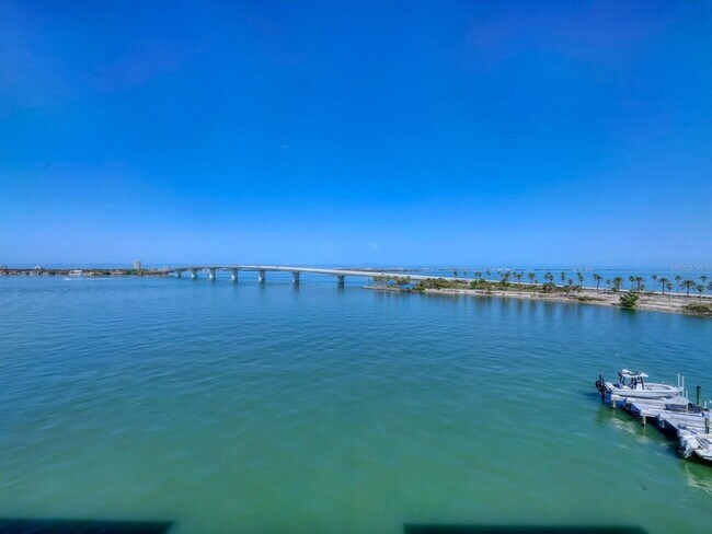 Building Photo - 226 Golden Gate Point