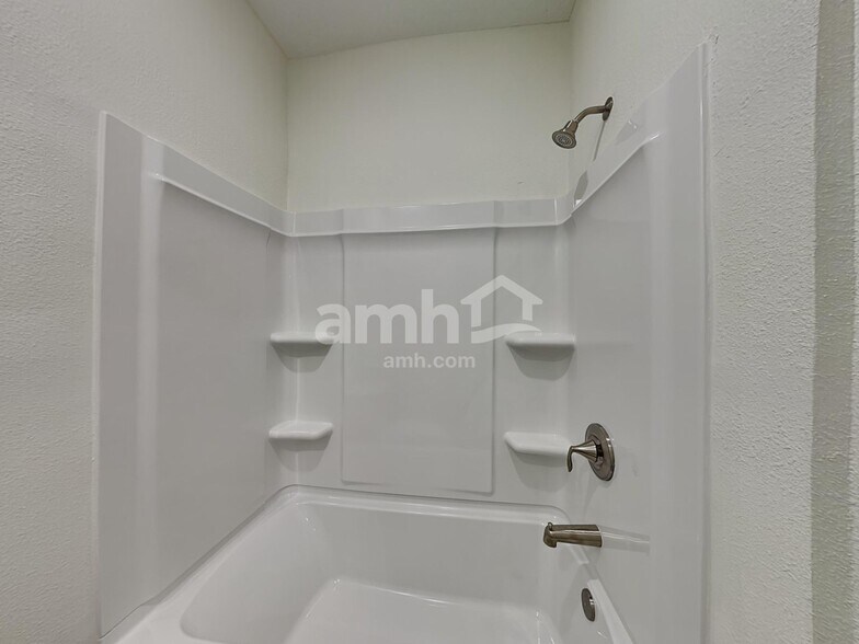 Building Photo - 11655 Hillside Dr