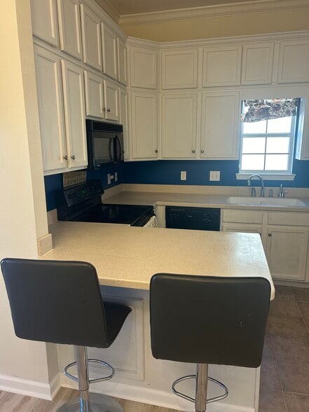 Building Photo - 4 Yacht Club Dr