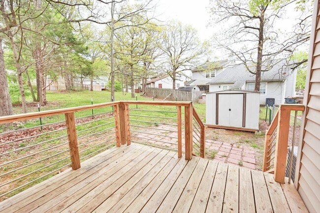 Building Photo - Convenient Antioch Townhome