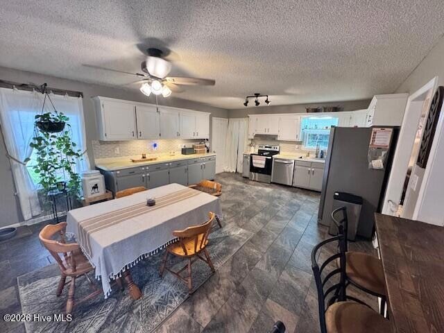 Building Photo - 991 Hardesty Loop Rd