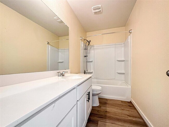 Building Photo - 179 Threshing Rd