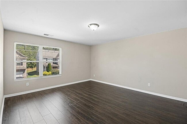 Building Photo - 462 Fredrick Dr