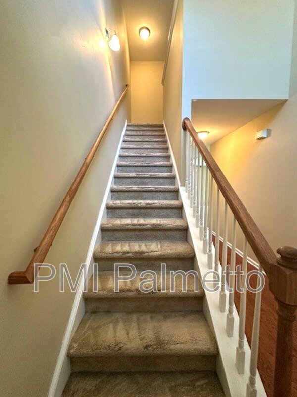 Building Photo - 414 Hawkeye Ct