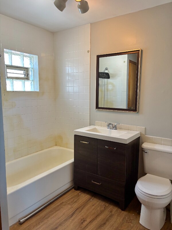 Building Photo - 5618 W 64th Pl