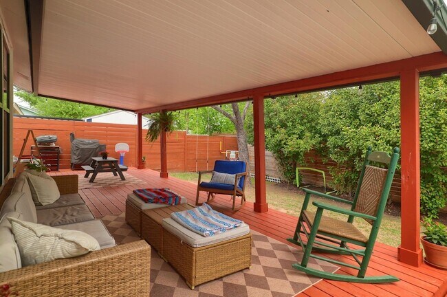 Building Photo - 6701 Lancret Hill Dr
