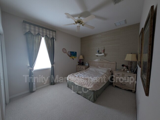 Building Photo - 10812 Deerberry Dr