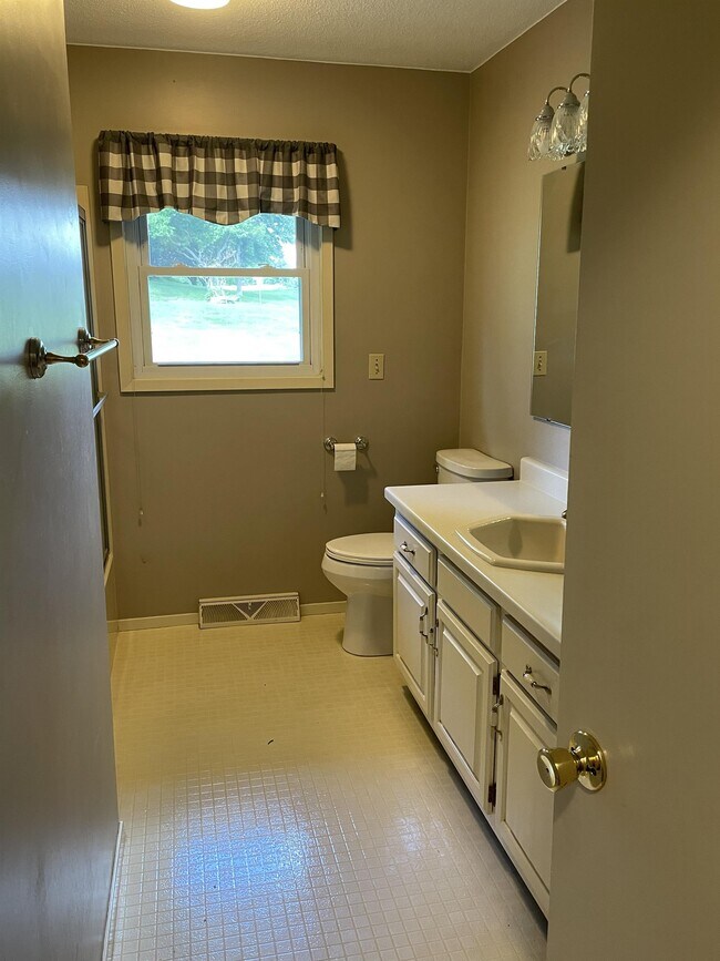 Building Photo - 964 Patricia Ann Dr