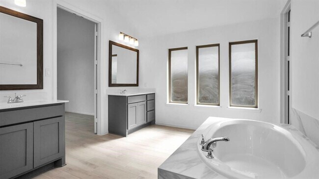 Building Photo - 2910 Starling Dr