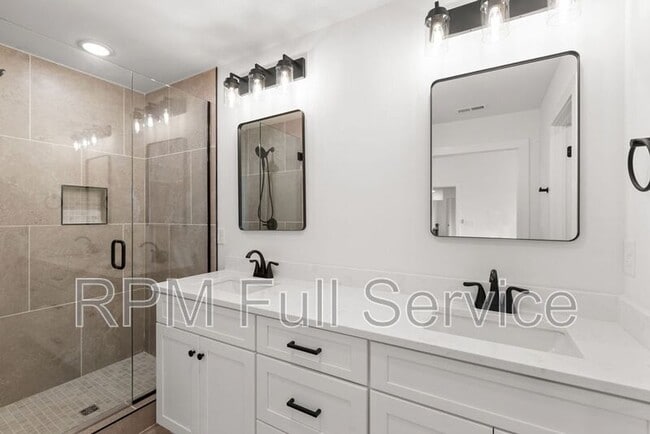 Building Photo - 1715 Heiman St