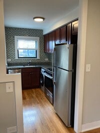 Building Photo - 696 Elm Pl