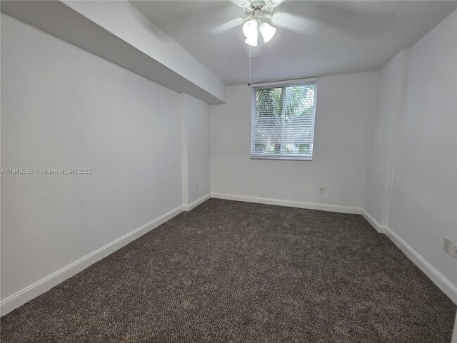 Building Photo - 510 NW 84th Ave