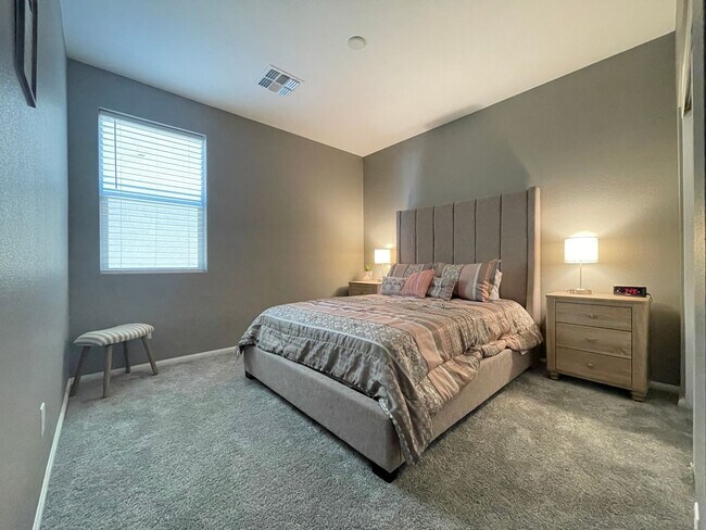 Building Photo - (Fully Furnished) 4 Bedroom + Loft,  3 Full Bath, Gated Community in SouthWest.