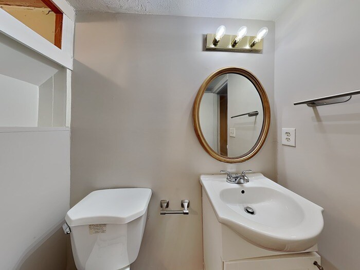 Building Photo - 2172 Sara Ashley Way