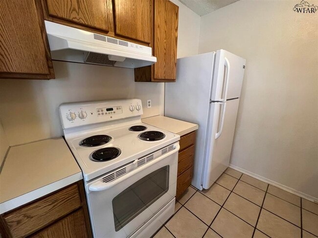 Building Photo - 4501 Mistletoe Dr