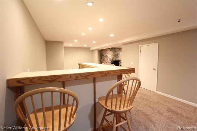 Building Photo - 40053 Crosswinds Rd