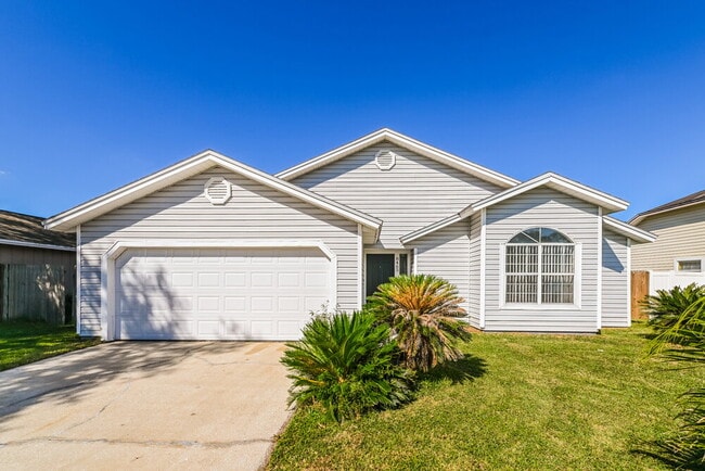 Building Photo - 8465 Rockridge Dr