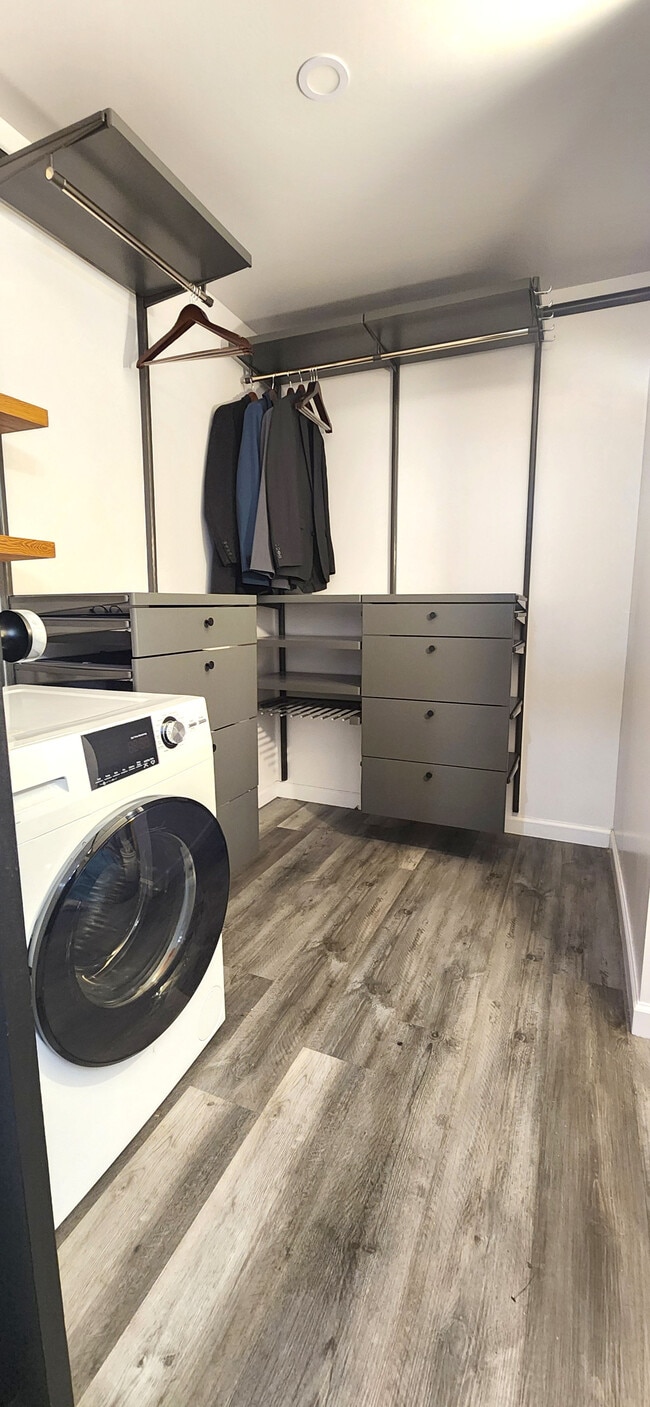 Building Photo - 9500 Rainier Ave S