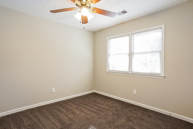 Building Photo - Spacious Two-Story Home in Aiken, SC