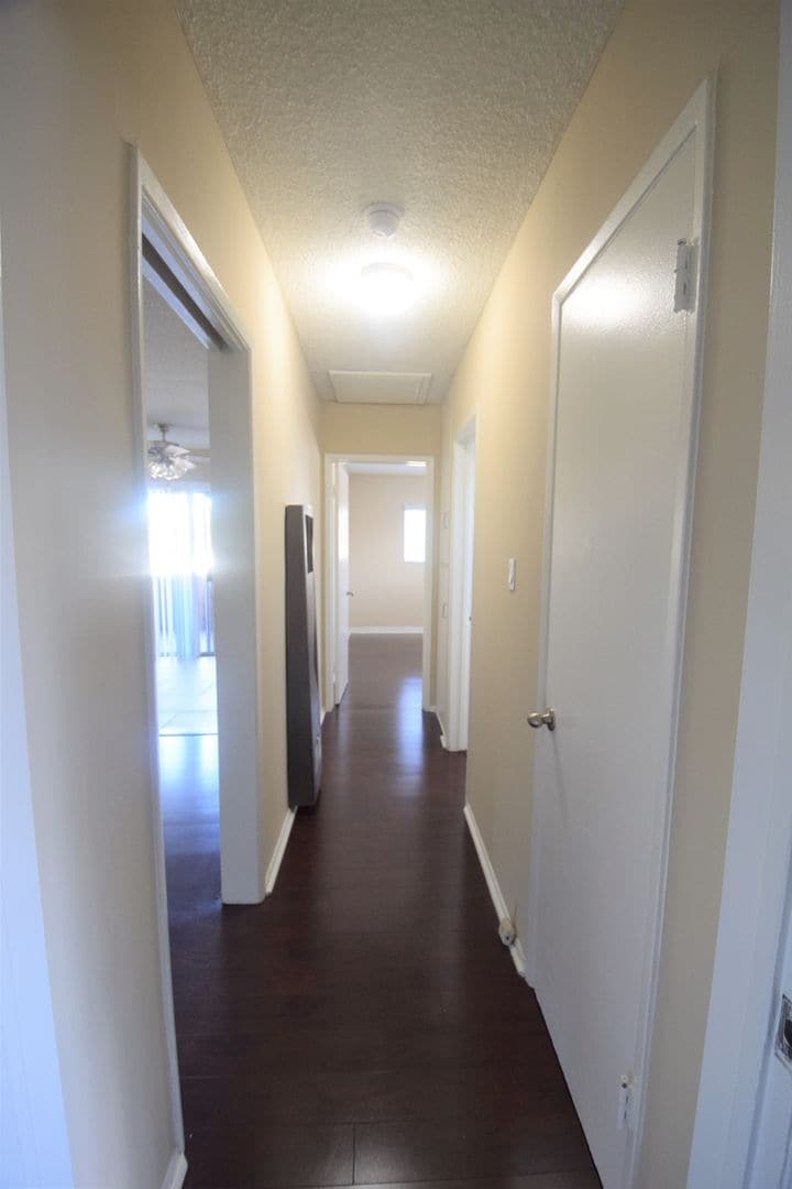 Building Photo - 5734 Hazeltine Ave