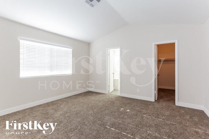 Building Photo - 1865 Casa Verde Dr