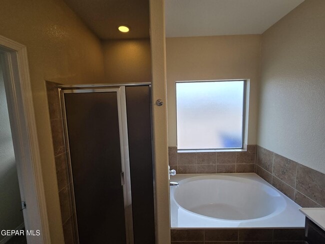 Building Photo - 14275 Ranier Point Dr